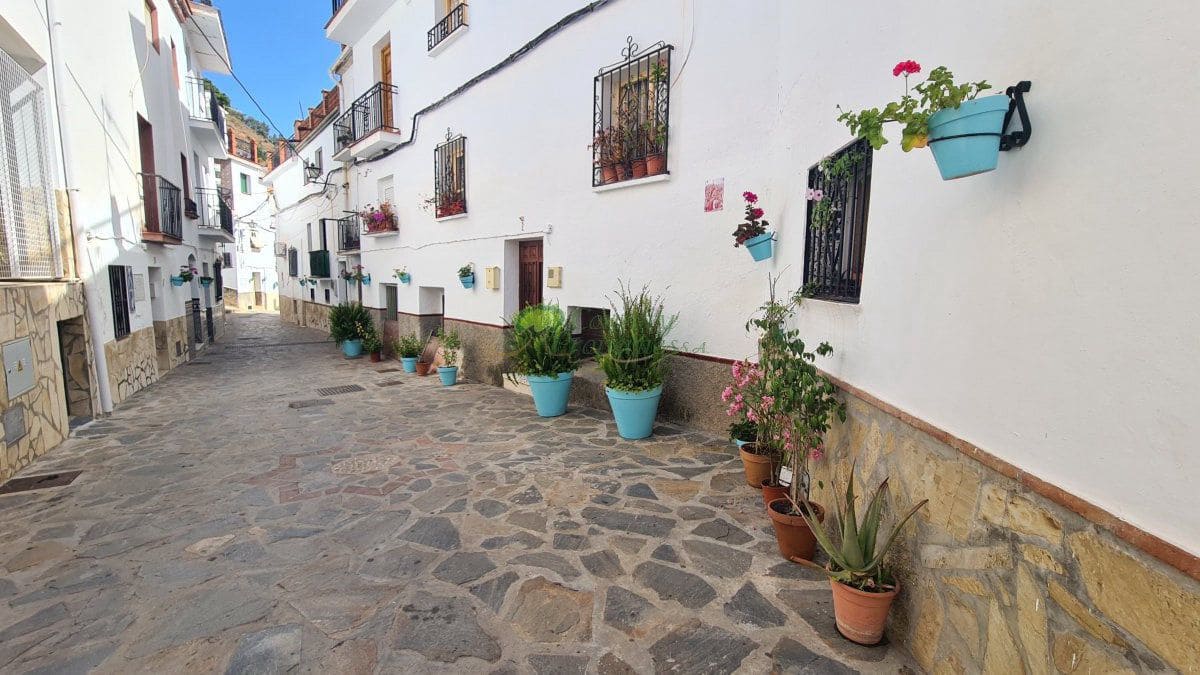 4 bedroom Townhouse for sale in Archez - € 149,000 (Ref: 9935963)