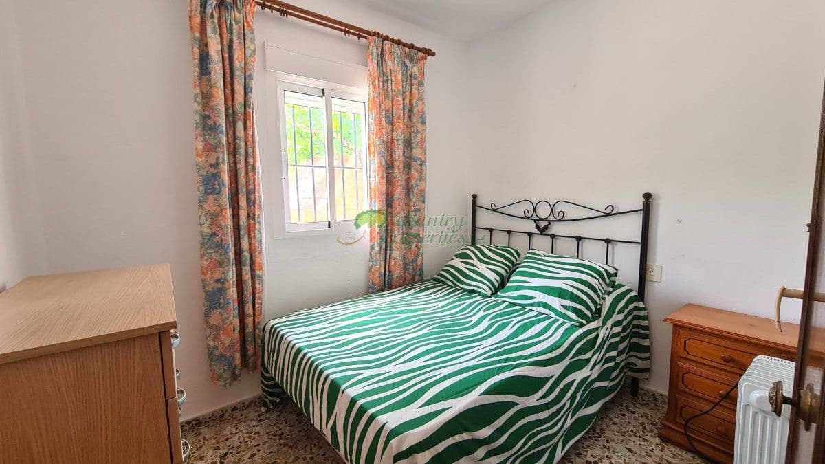 3 sovrum Finca/Hus på landet till salu i Sedella med garage - 355 000 € (Ref: 9949295)