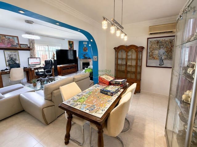 2 slaapkamer Finca/Landhuis te koop in Torrox met zwembad garage - € 420.000 (Ref: 9949296)