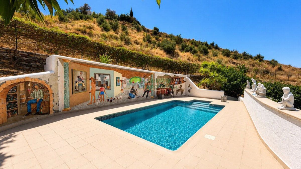 2 soverom Finca/Herregård til salgs i Torrox med svømmebasseng garasje - € 420 000 (Ref: 9949296)