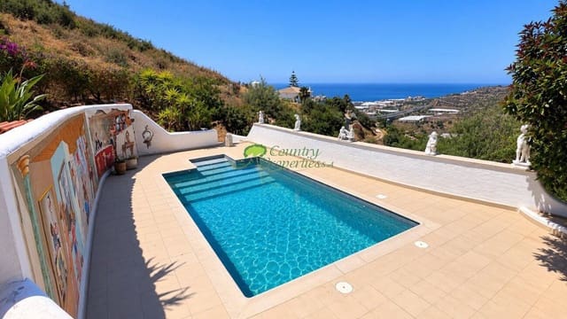 2 slaapkamer Finca/Landhuis te koop in Torrox met zwembad garage - € 420.000 (Ref: 9949296)