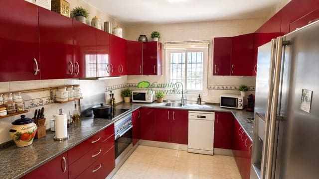 2 slaapkamer Finca/Landhuis te koop in Torrox met zwembad garage - € 420.000 (Ref: 9949296)