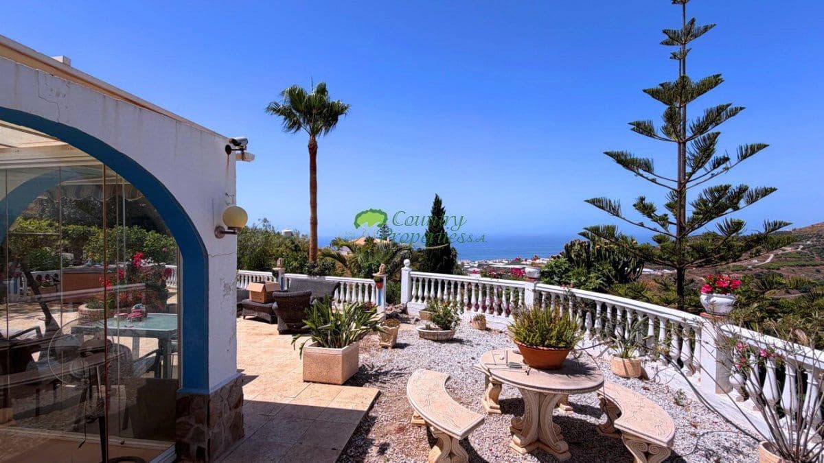 2 soverom Finca/Herregård til salgs i Torrox med svømmebasseng garasje - € 420 000 (Ref: 9949296)