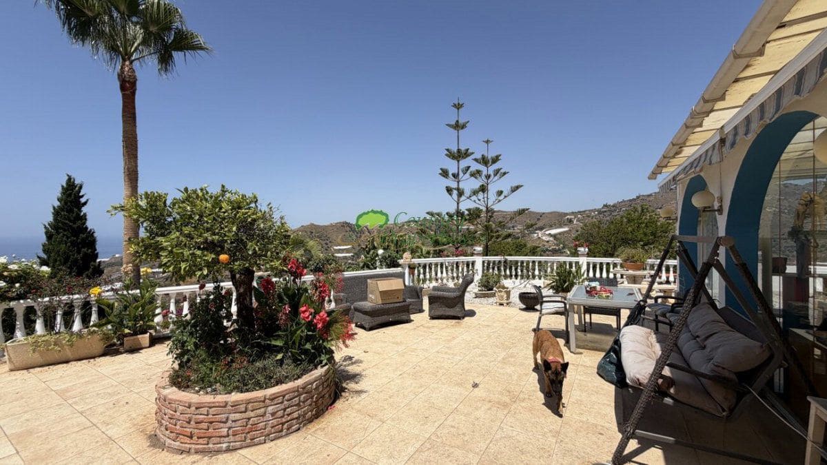 2 soverom Finca/Herregård til salgs i Torrox med svømmebasseng garasje - € 420 000 (Ref: 9949296)
