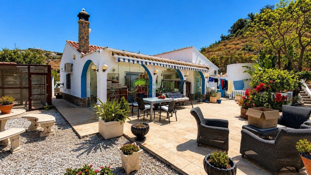 2 soverom Finca/Herregård til salgs i Torrox med svømmebasseng garasje - € 420 000 (Ref: 9949296)