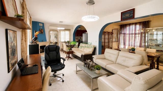 2 slaapkamer Finca/Landhuis te koop in Torrox met zwembad garage - € 420.000 (Ref: 9949296)