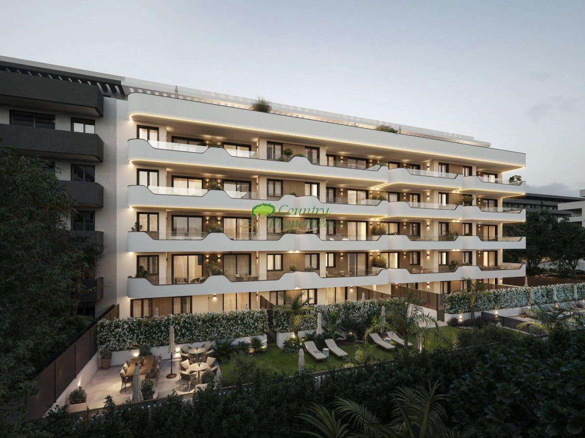 Apartamento de 2 habitaciones en Torre del Mar en venta con piscina - 295.575 € (Ref: 9953806)