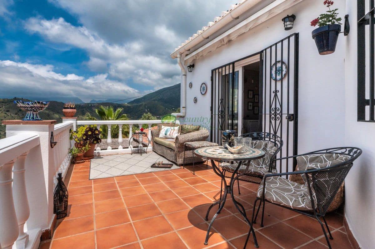 4 slaapkamer Finca/Landhuis te koop in Canillas de Aceituno met zwembad garage - € 695.000 (Ref: 9957569)