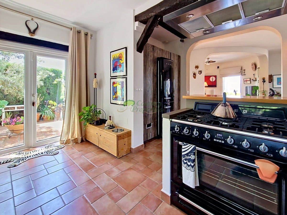 4 slaapkamer Finca/Landhuis te koop in Canillas de Aceituno met zwembad garage - € 695.000 (Ref: 9957569)