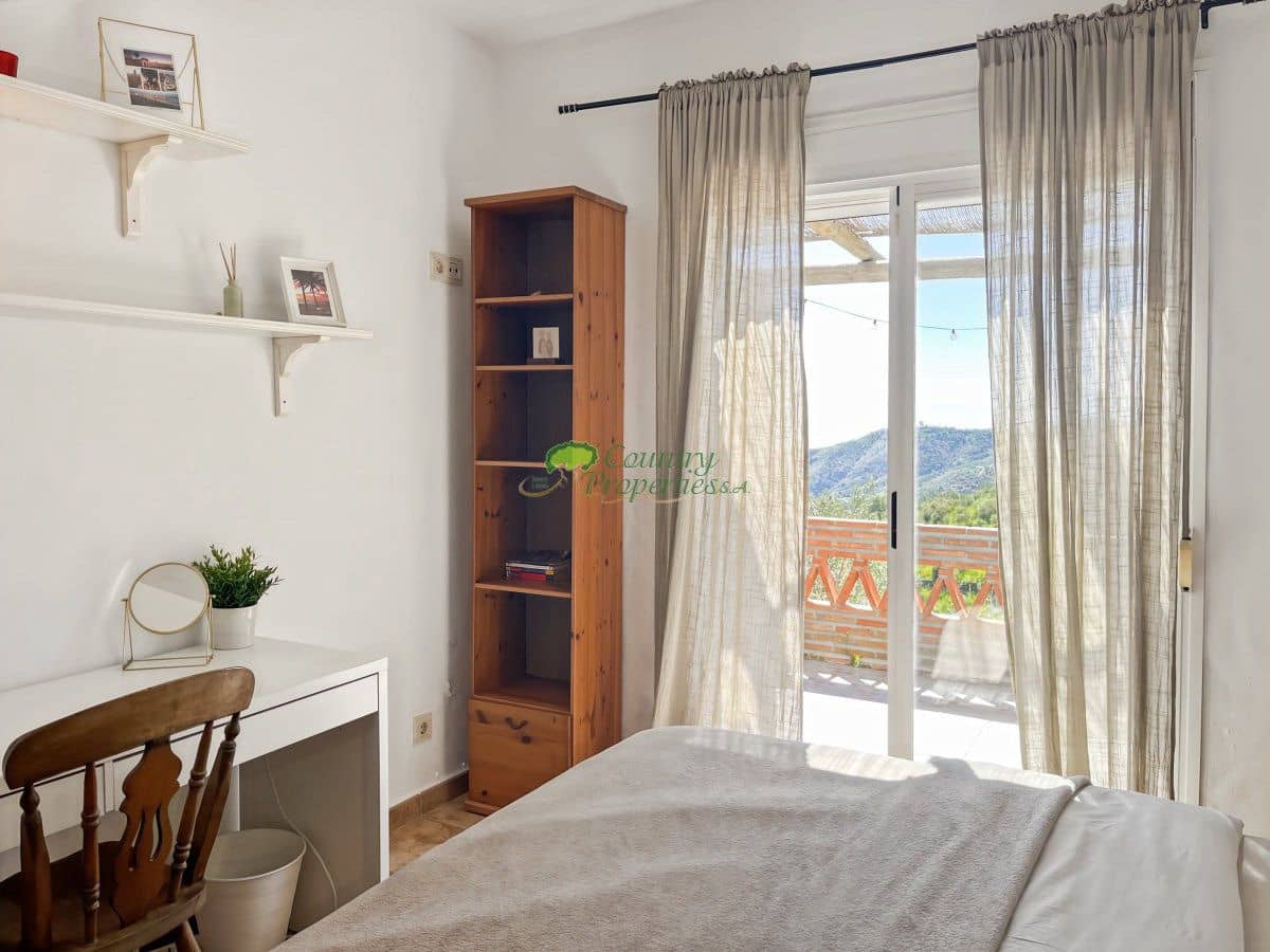 4 slaapkamer Finca/Landhuis te koop in Competa met zwembad - € 425.000 (Ref: 9959318)