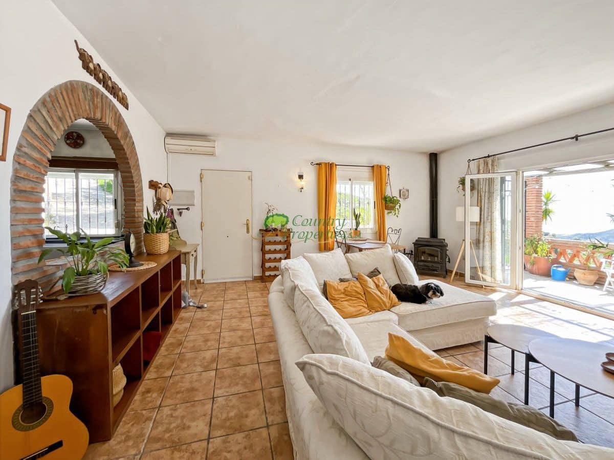 4 slaapkamer Finca/Landhuis te koop in Competa met zwembad - € 425.000 (Ref: 9959318)