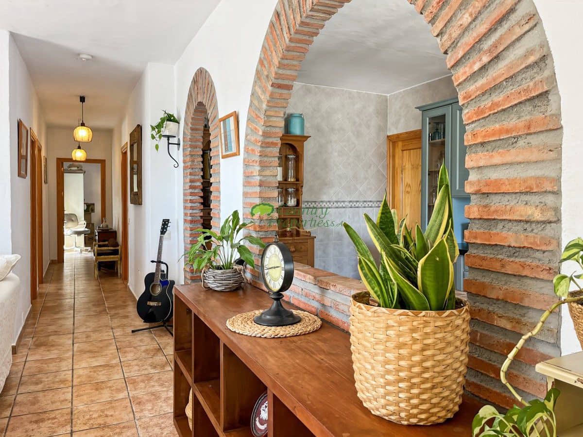 4 slaapkamer Finca/Landhuis te koop in Competa met zwembad - € 425.000 (Ref: 9959318)