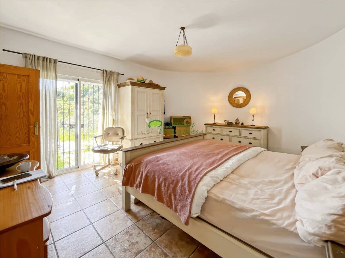 4 slaapkamer Finca/Landhuis te koop in Competa met zwembad - € 425.000 (Ref: 9959318)
