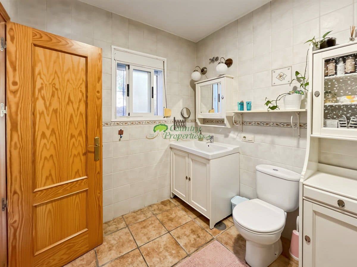 4 slaapkamer Finca/Landhuis te koop in Competa met zwembad - € 425.000 (Ref: 9959318)