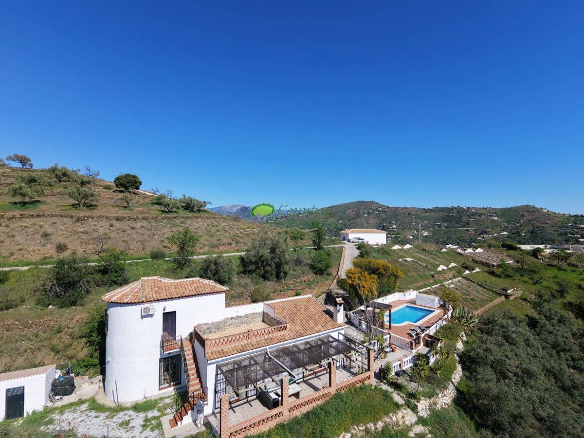 4 slaapkamer Finca/Landhuis te koop in Competa met zwembad - € 425.000 (Ref: 9959318)
