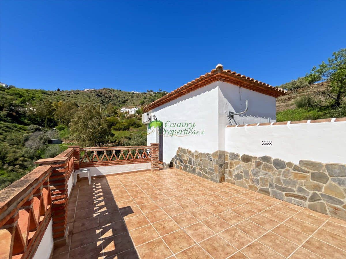 4 slaapkamer Finca/Landhuis te koop in Competa met zwembad - € 425.000 (Ref: 9959318)