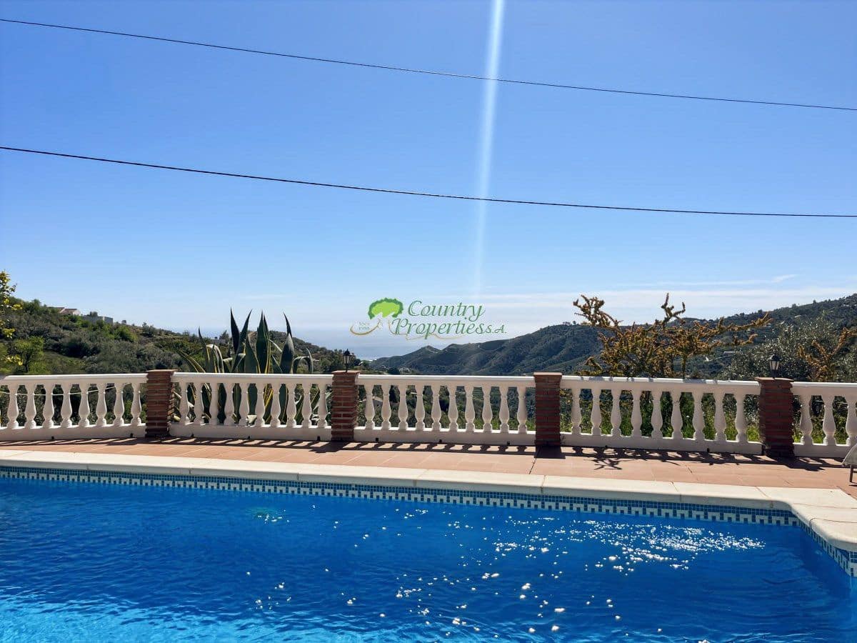 4 slaapkamer Finca/Landhuis te koop in Competa met zwembad - € 425.000 (Ref: 9959318)