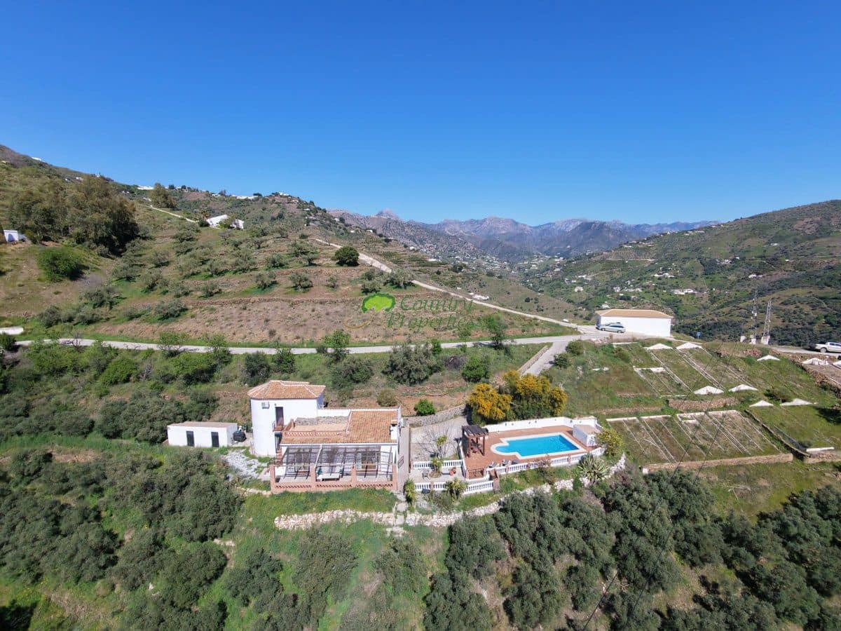 4 slaapkamer Finca/Landhuis te koop in Competa met zwembad - € 425.000 (Ref: 9959318)