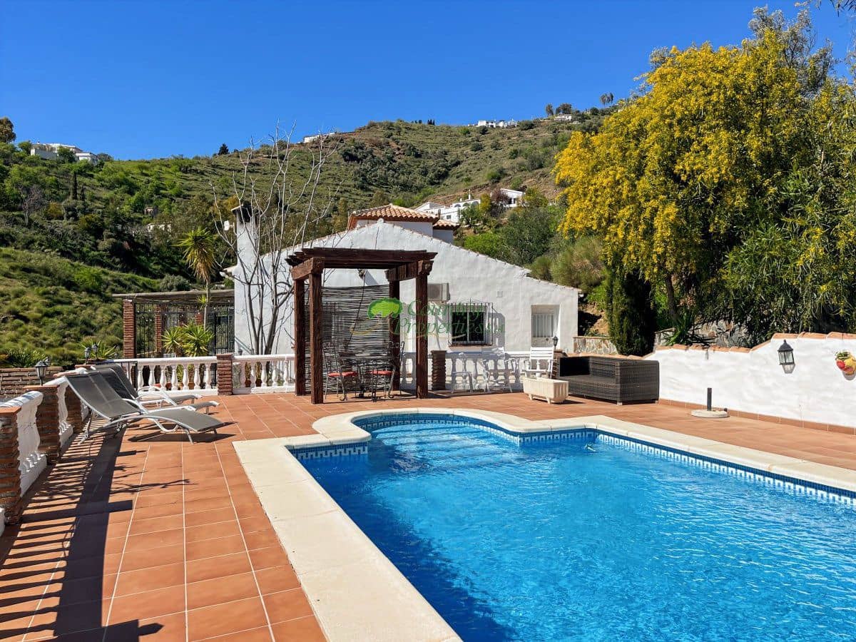 4 slaapkamer Finca/Landhuis te koop in Competa met zwembad - € 425.000 (Ref: 9959318)
