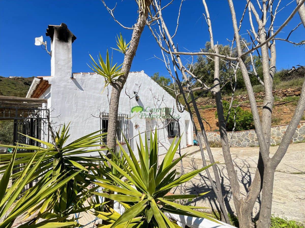 4 slaapkamer Finca/Landhuis te koop in Competa met zwembad - € 425.000 (Ref: 9959318)