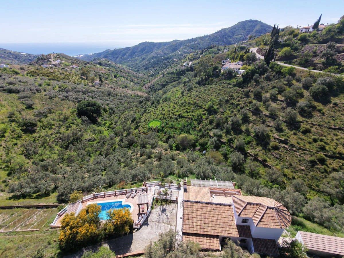 4 slaapkamer Finca/Landhuis te koop in Competa met zwembad - € 425.000 (Ref: 9959318)
