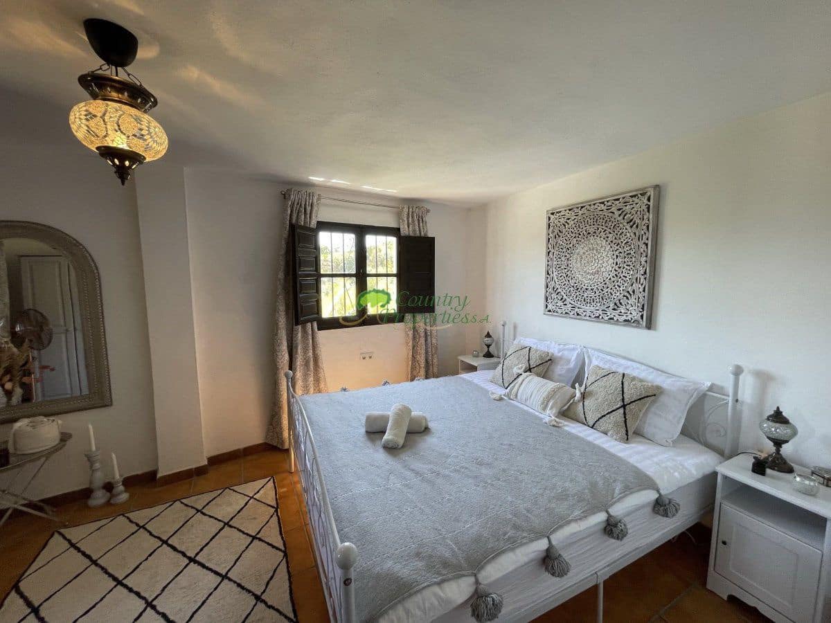 3 soveværelse Finca/Landehus til salg i Comares med garage - € 369.500 (Ref: 9966243)
