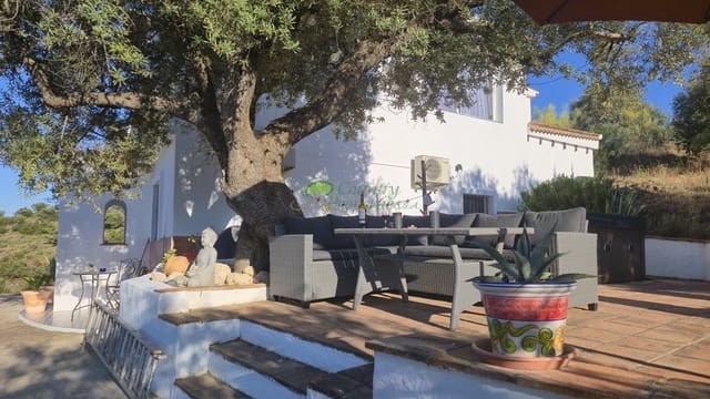 3 soveværelse Finca/Landehus til salg i Comares med garage - € 369.500 (Ref: 9966243)