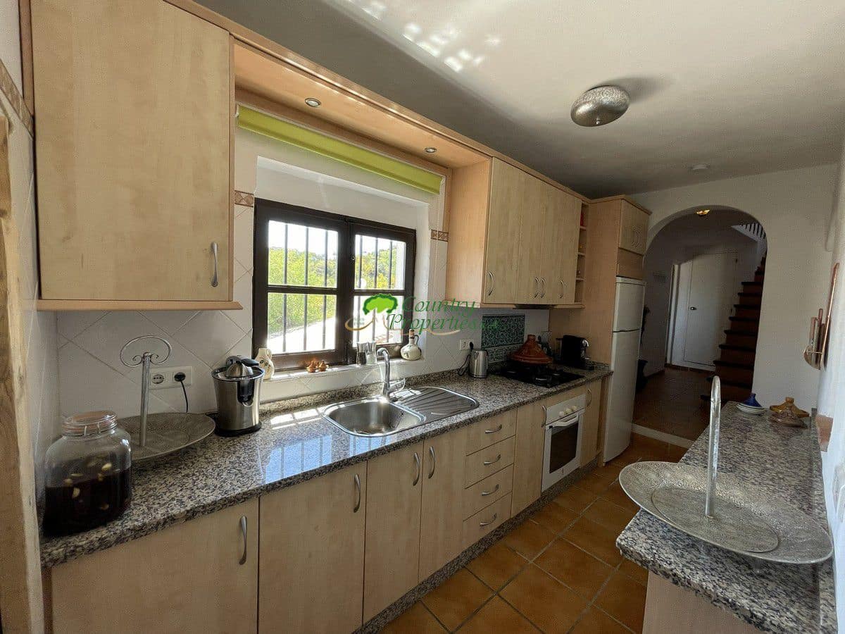 3 soveværelse Finca/Landehus til salg i Comares med garage - € 369.500 (Ref: 9966243)