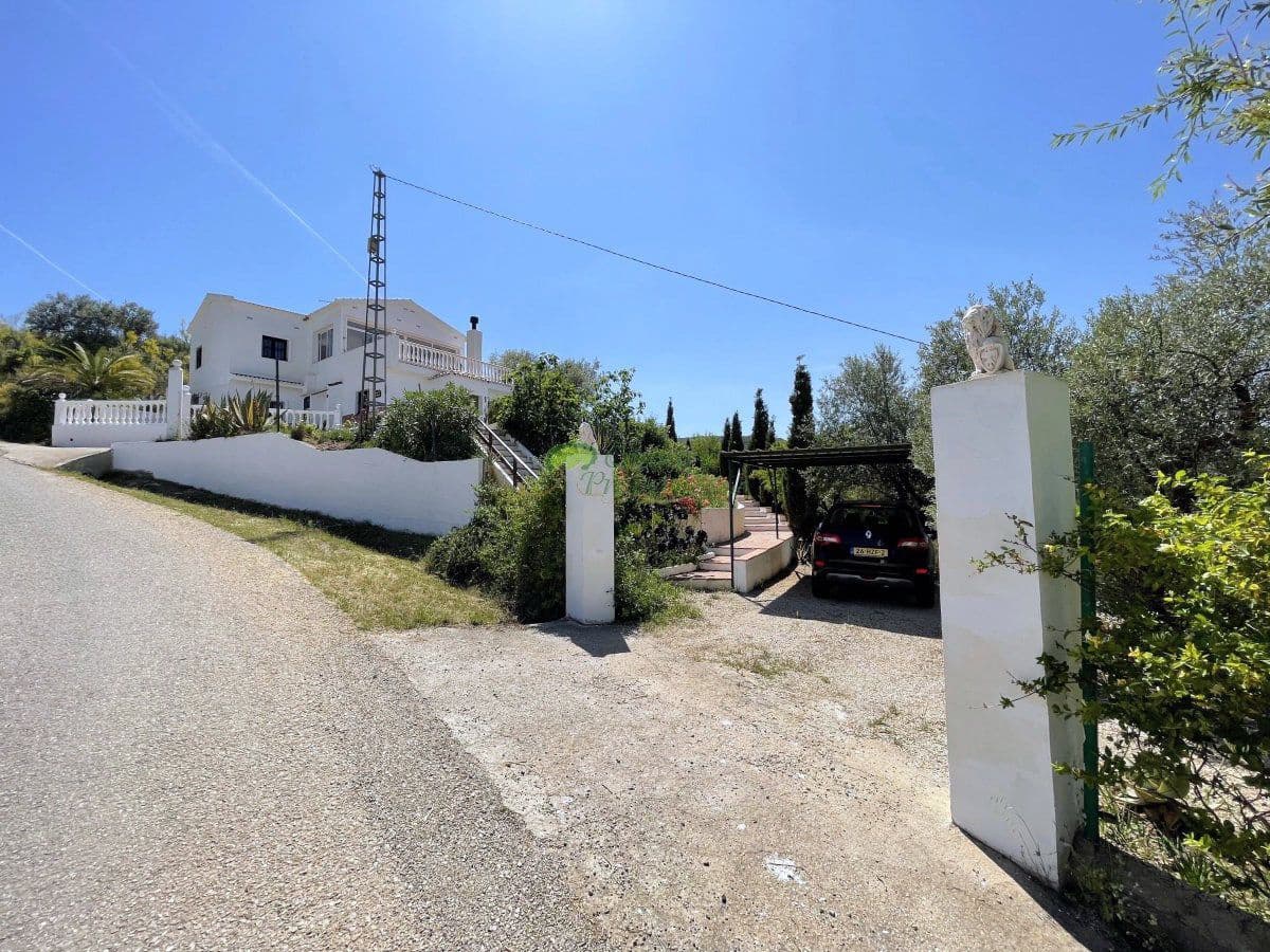 3 soveværelse Finca/Landehus til salg i Comares med garage - € 369.500 (Ref: 9966243)