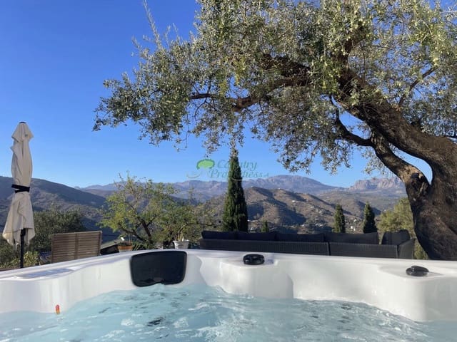 3 soveværelse Finca/Landehus til salg i Comares med garage - € 369.500 (Ref: 9966243)