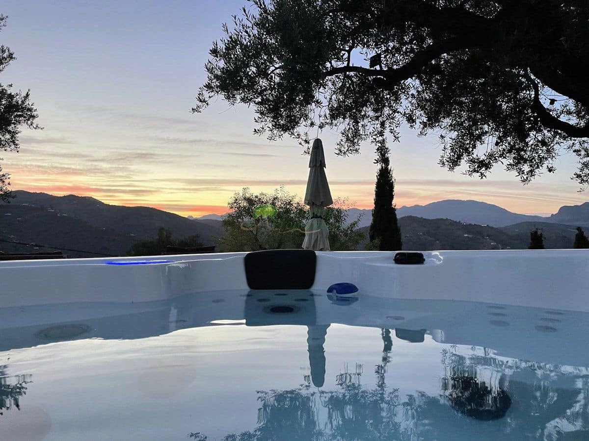 3 soveværelse Finca/Landehus til salg i Comares med garage - € 369.500 (Ref: 9966243)
