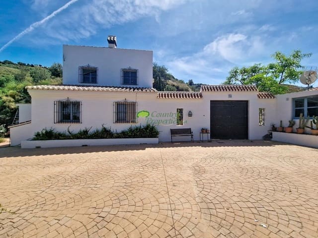4 chambre Finca/Maison de Campagne à vendre à Vélez-Málaga avec piscine garage - 635 000 € (Ref: 9966244)