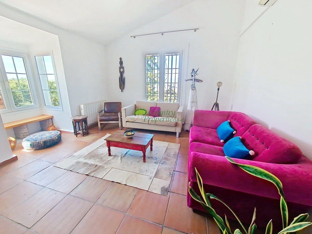 4 chambre Finca/Maison de Campagne à vendre à Velez-Malaga avec piscine garage - 635 000 € (Ref: 9966244)