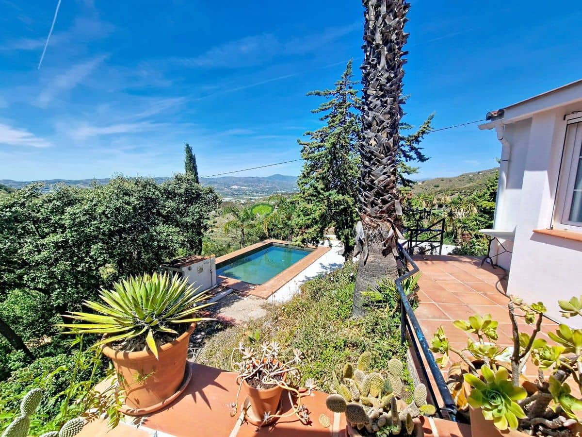 4 chambre Finca/Maison de Campagne à vendre à Velez-Malaga avec piscine garage - 635 000 € (Ref: 9966244)