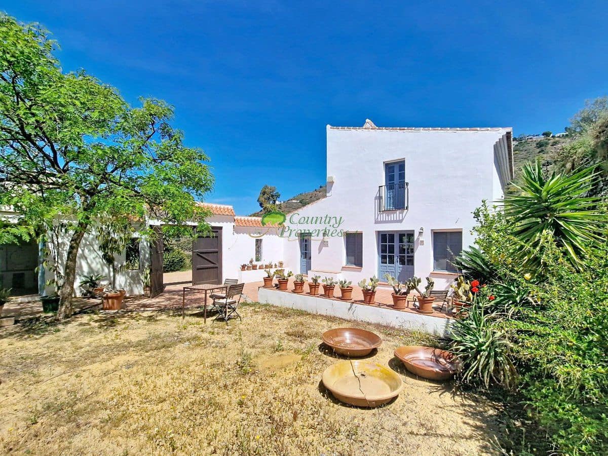4 chambre Finca/Maison de Campagne à vendre à Velez-Malaga avec piscine garage - 635 000 € (Ref: 9966244)