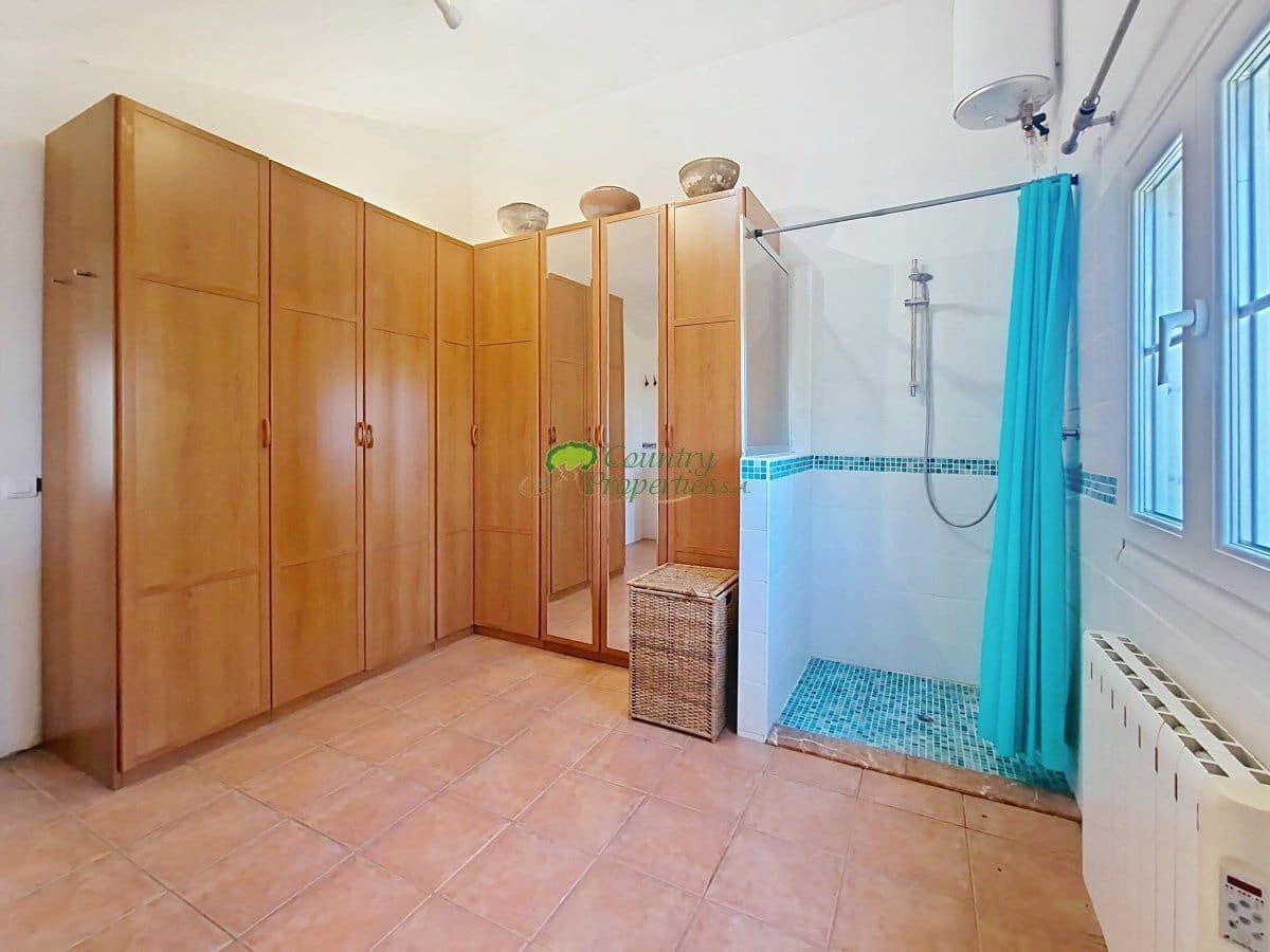 4 chambre Finca/Maison de Campagne à vendre à Velez-Malaga avec piscine garage - 635 000 € (Ref: 9966244)