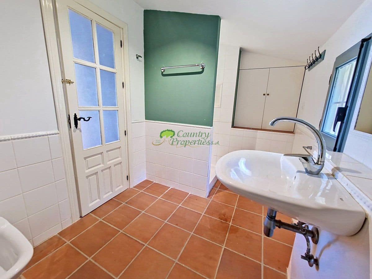 4 chambre Finca/Maison de Campagne à vendre à Velez-Malaga avec piscine garage - 635 000 € (Ref: 9966244)