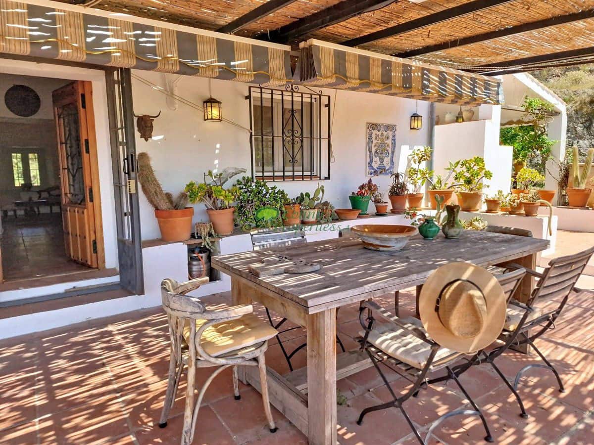 4 chambre Finca/Maison de Campagne à vendre à Velez-Malaga avec piscine garage - 635 000 € (Ref: 9966244)