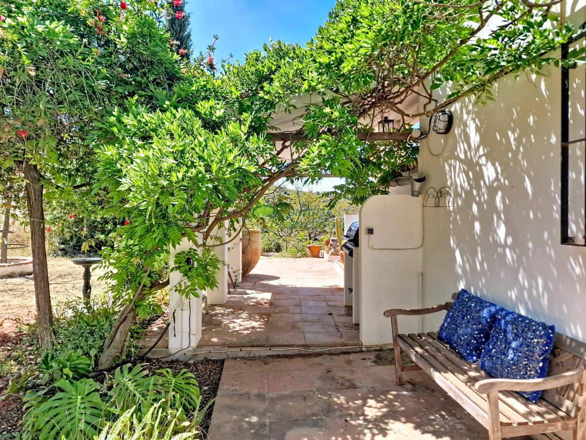 4 chambre Finca/Maison de Campagne à vendre à Velez-Malaga avec piscine garage - 635 000 € (Ref: 9966244)