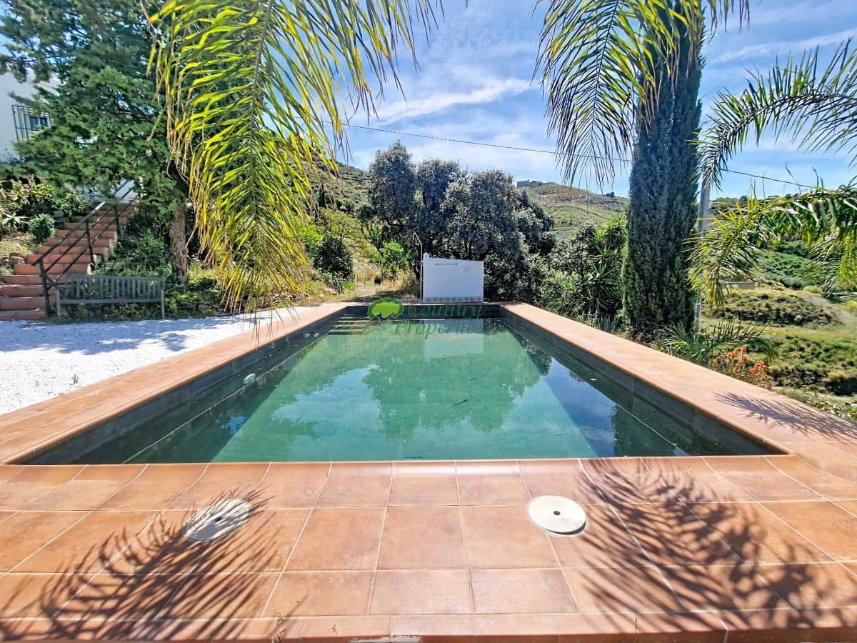 4 chambre Finca/Maison de Campagne à vendre à Velez-Malaga avec piscine garage - 635 000 € (Ref: 9966244)