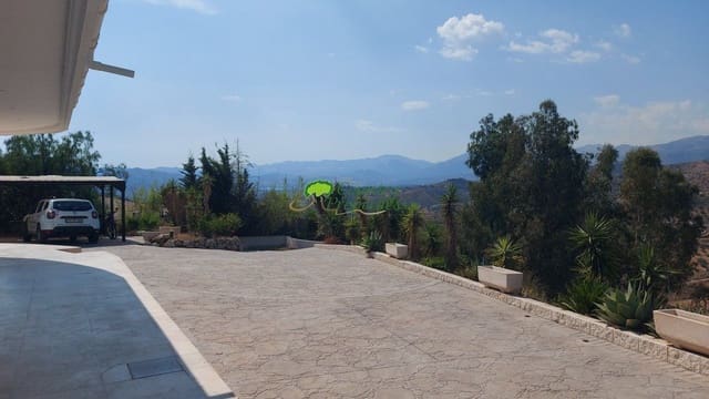 3 soveværelse Finca/Landehus til salg i Sedella med swimmingpool garage - € 475.000 (Ref: 9966245)