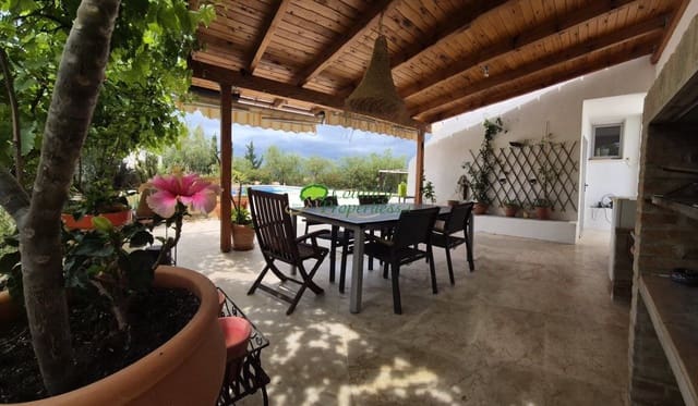 3 soveværelse Finca/Landehus til salg i Sedella med swimmingpool garage - € 475.000 (Ref: 9966245)