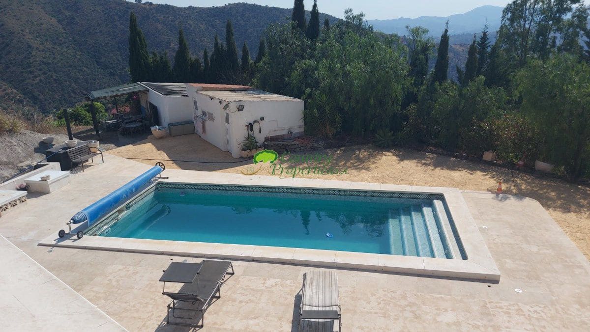 3 bedroom Finca/Country House for sale in Sedella with pool garage - € 475,000 (Ref: 9966245)