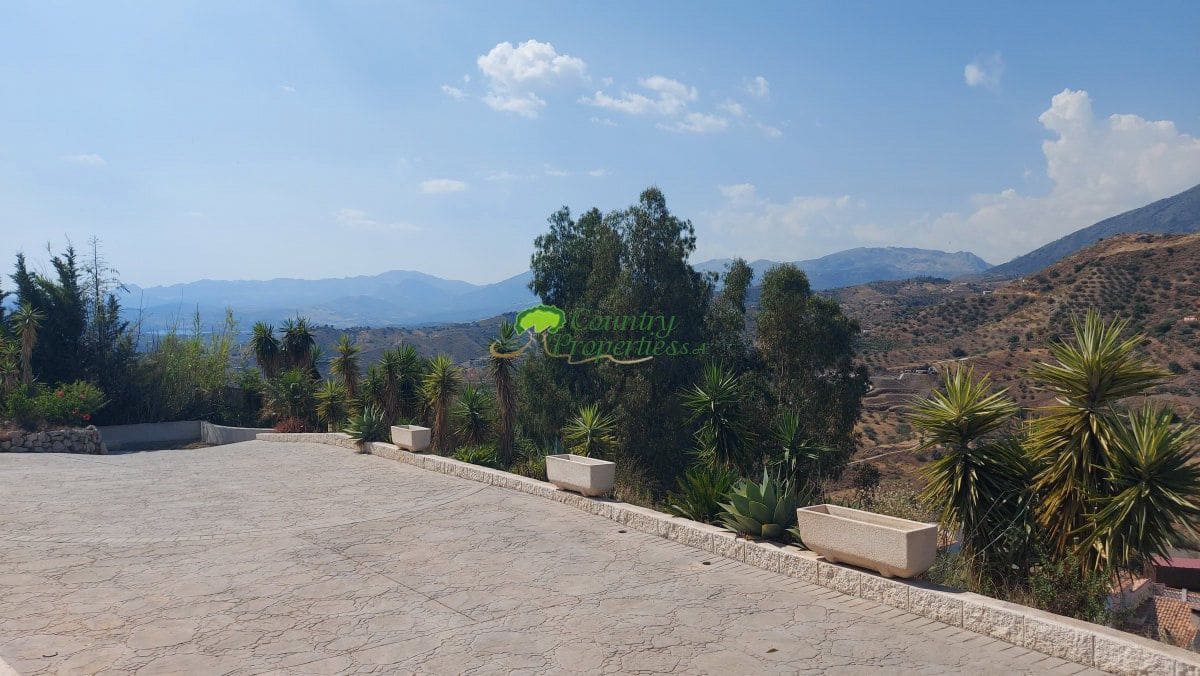 3 bedroom Finca/Country House for sale in Sedella with pool garage - € 475,000 (Ref: 9966245)