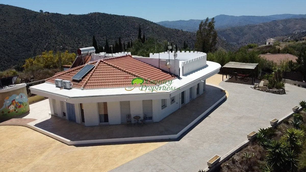 3 bedroom Finca/Country House for sale in Sedella with pool garage - € 475,000 (Ref: 9966245)