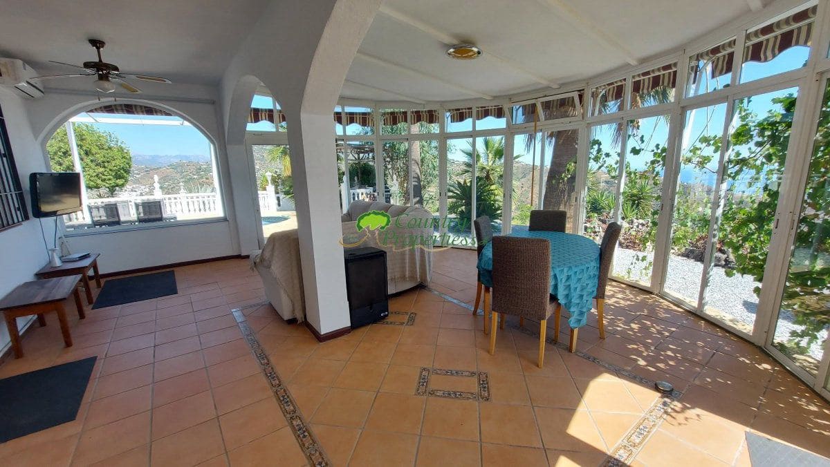 3 soveværelse Finca/Landehus til salg i Arenas med swimmingpool garage - € 535.000 (Ref: 9974908)
