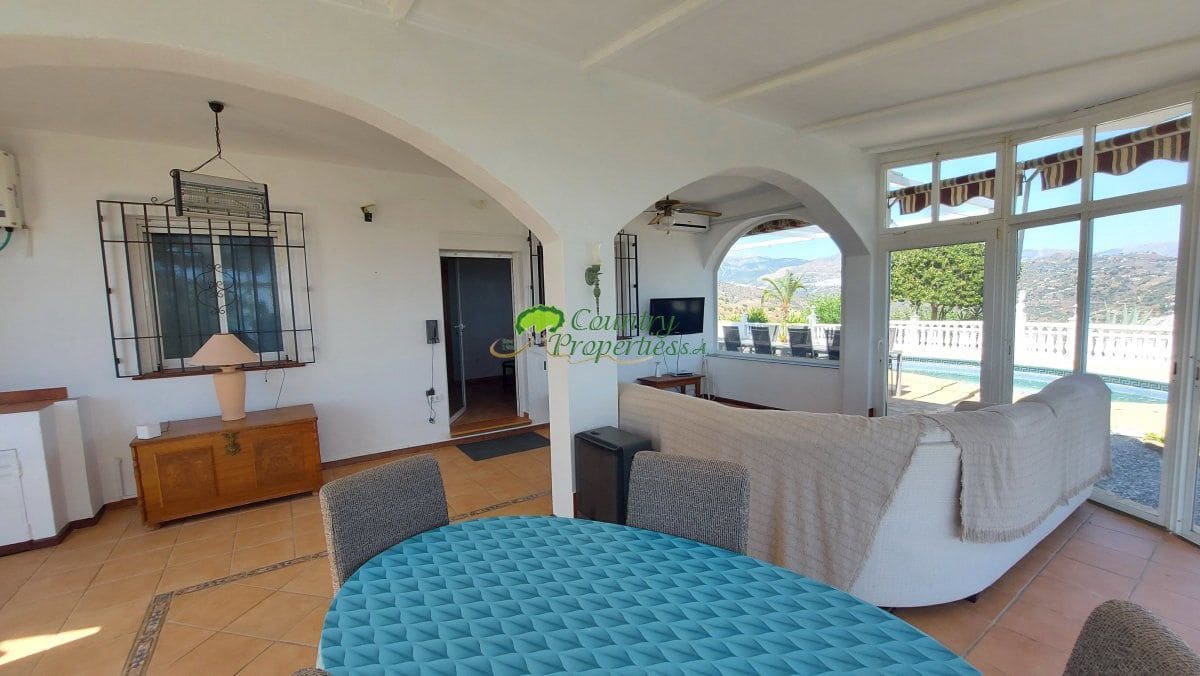 3 soveværelse Finca/Landehus til salg i Arenas med swimmingpool garage - € 535.000 (Ref: 9974908)