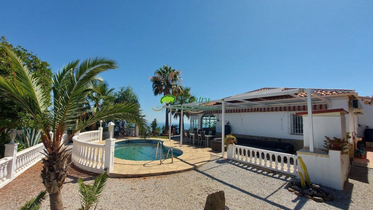 3 soveværelse Finca/Landehus til salg i Arenas med swimmingpool garage - € 535.000 (Ref: 9974908)