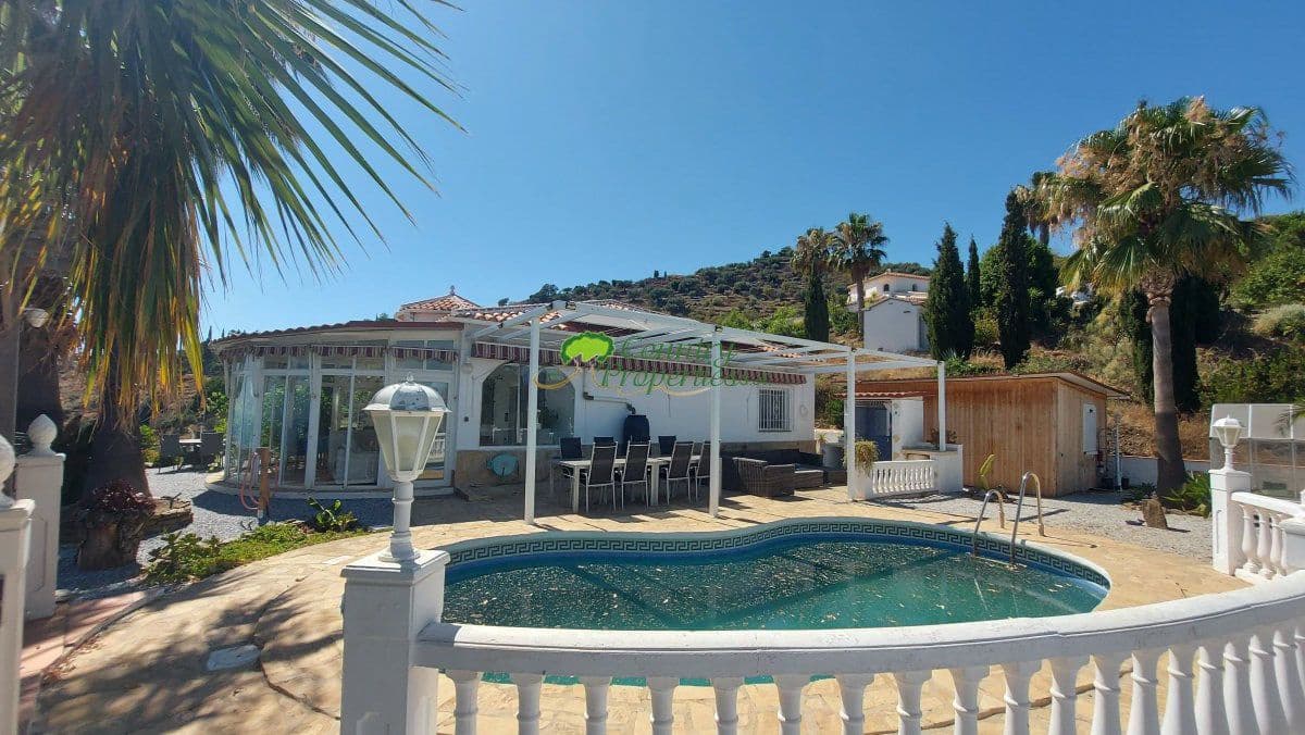 3 soveværelse Finca/Landehus til salg i Arenas med swimmingpool garage - € 535.000 (Ref: 9974908)