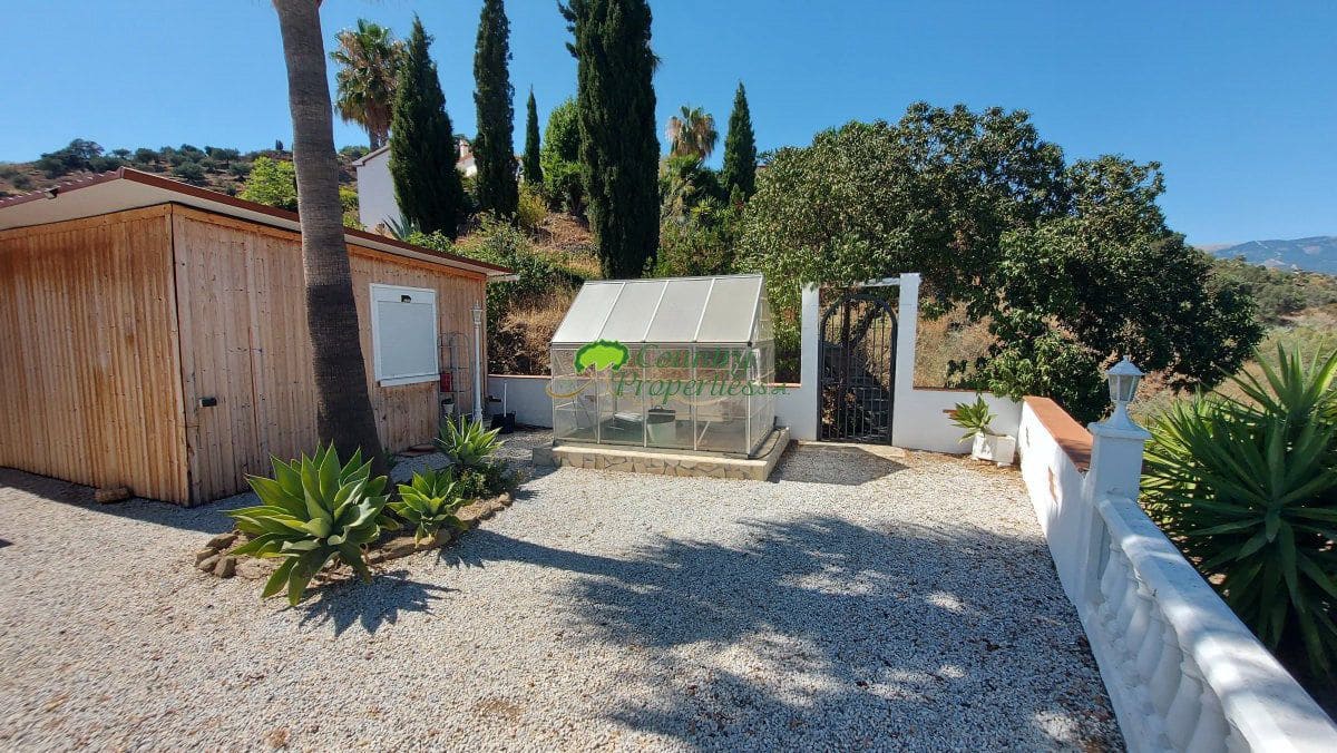 3 soveværelse Finca/Landehus til salg i Arenas med swimmingpool garage - € 535.000 (Ref: 9974908)